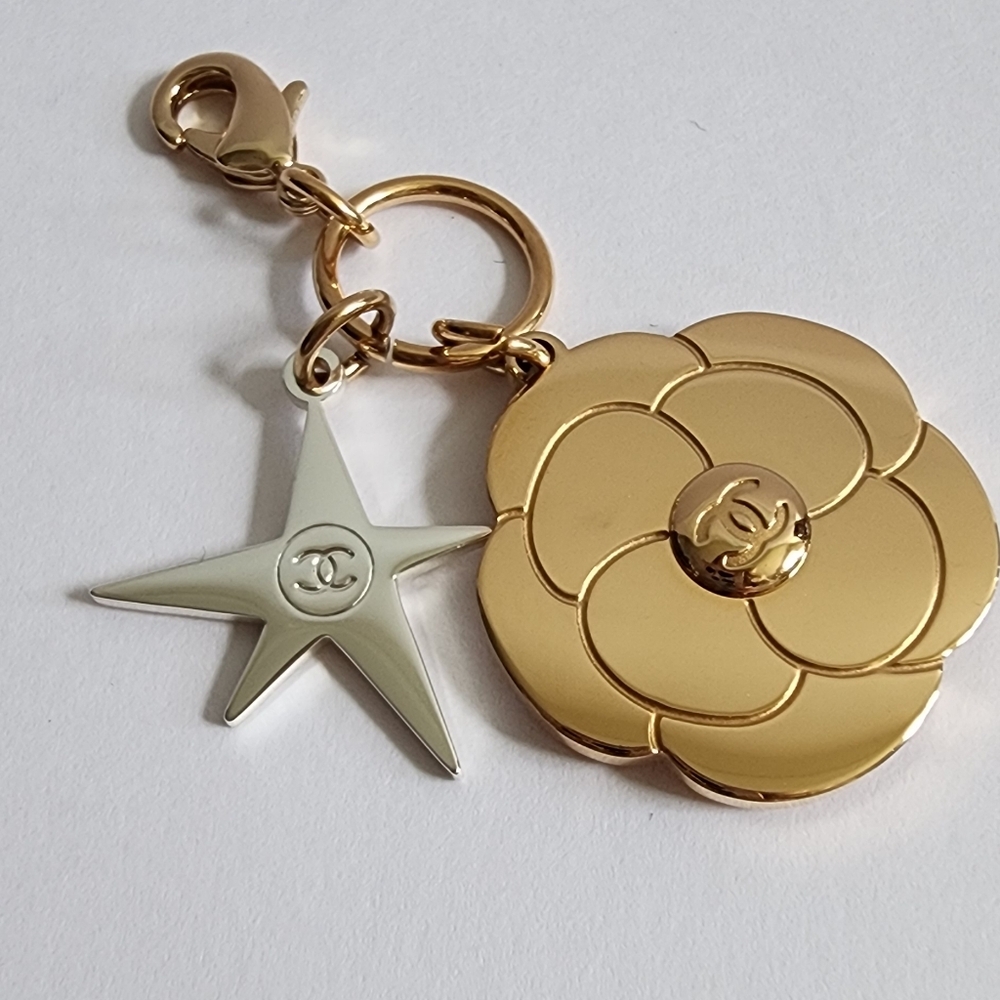 CHANEL 2025 GOLD LOGO CHARM CAMILLIA STAR For Bag, NECKLACE